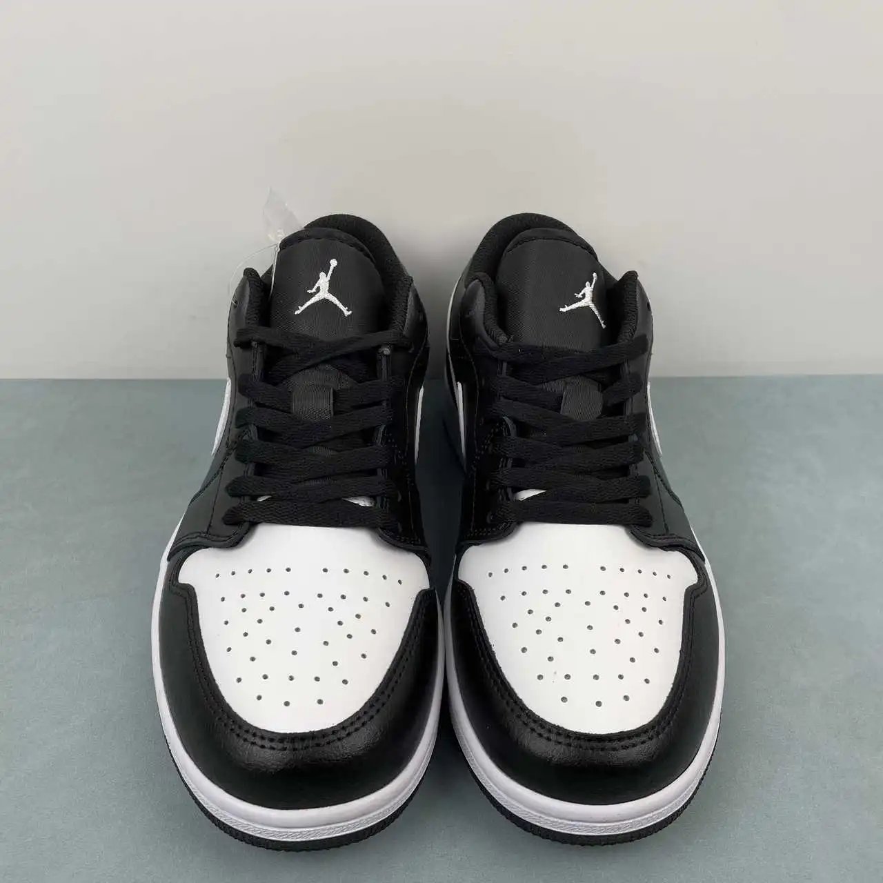 Air Jordan 1 Low 553558-043 thumbnail 3