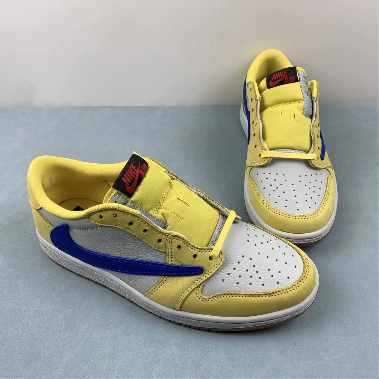 Air Jordan 1 Low DZ4137-700 thumbnail 2