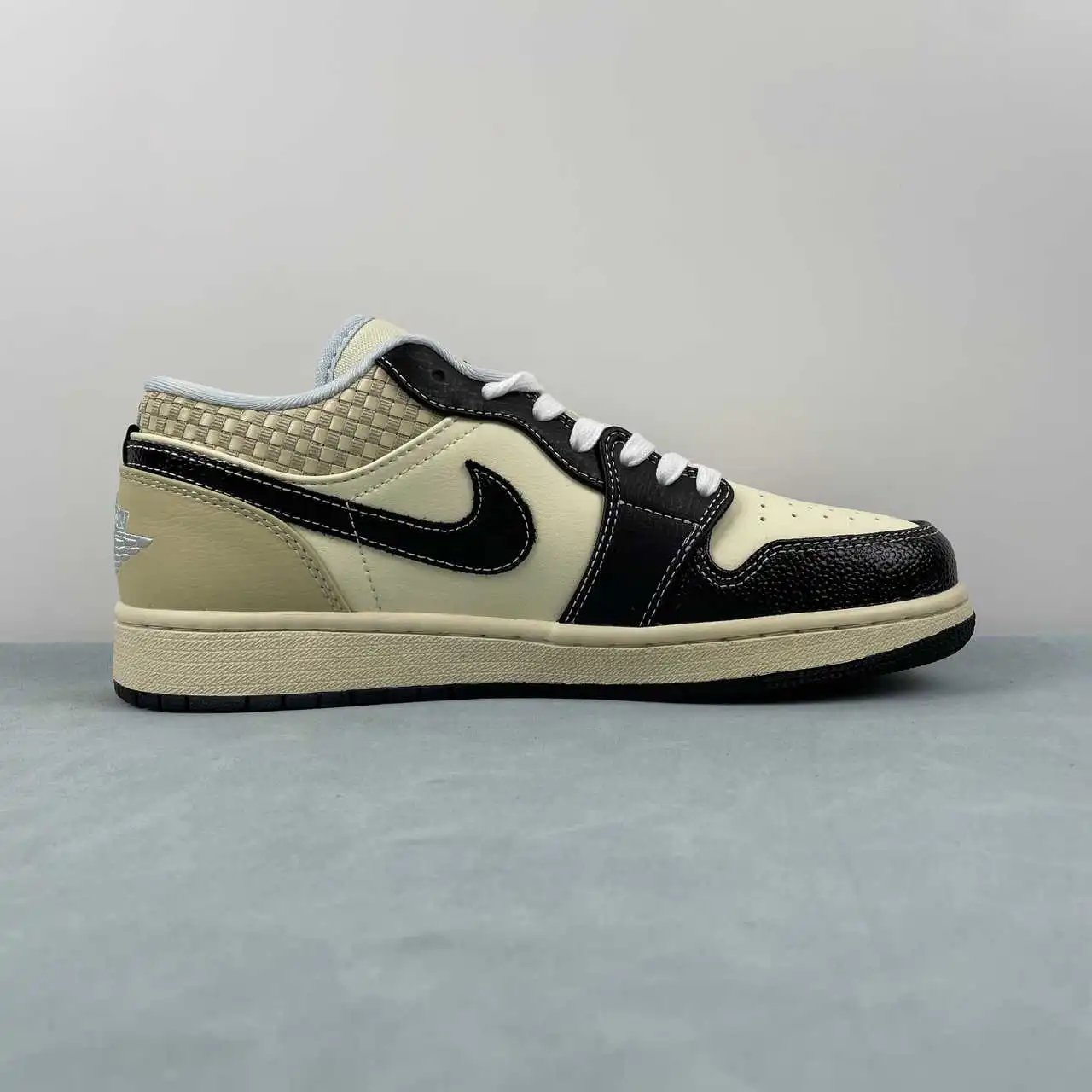 Air Jordan 1 Low HQ3437-101 6