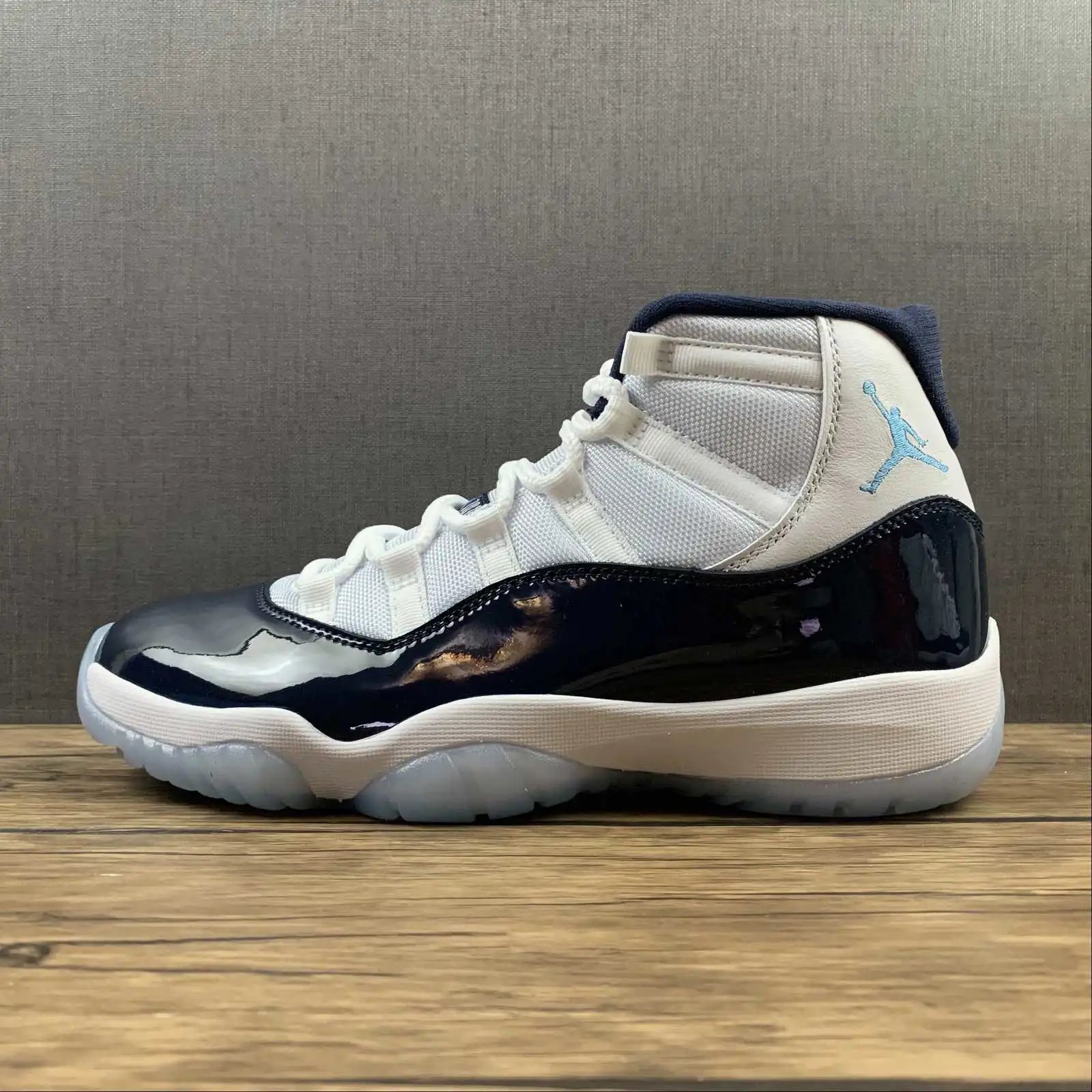 Air Jordan 11 378037-123 6