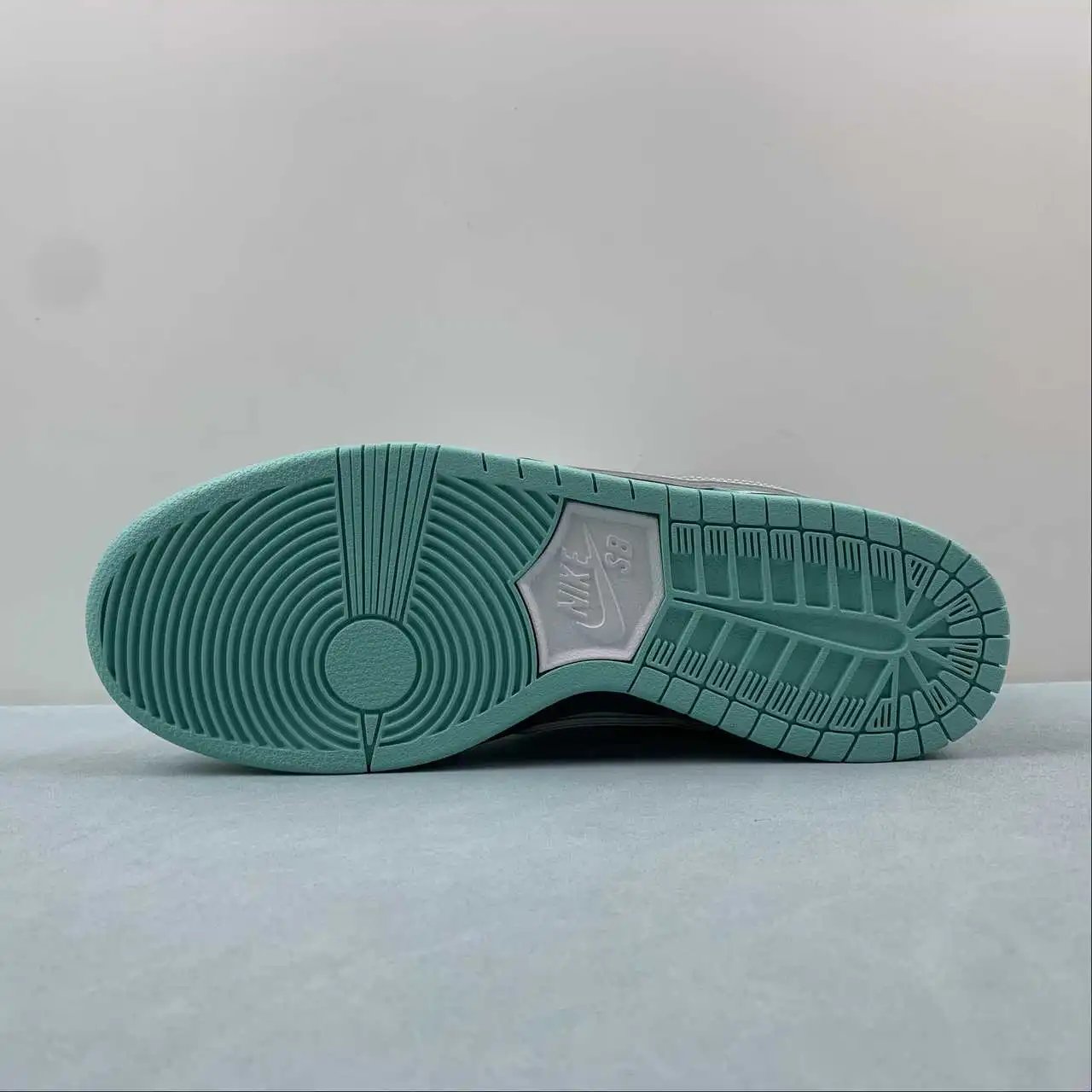 Nike Dunk Low BV1310-402 12