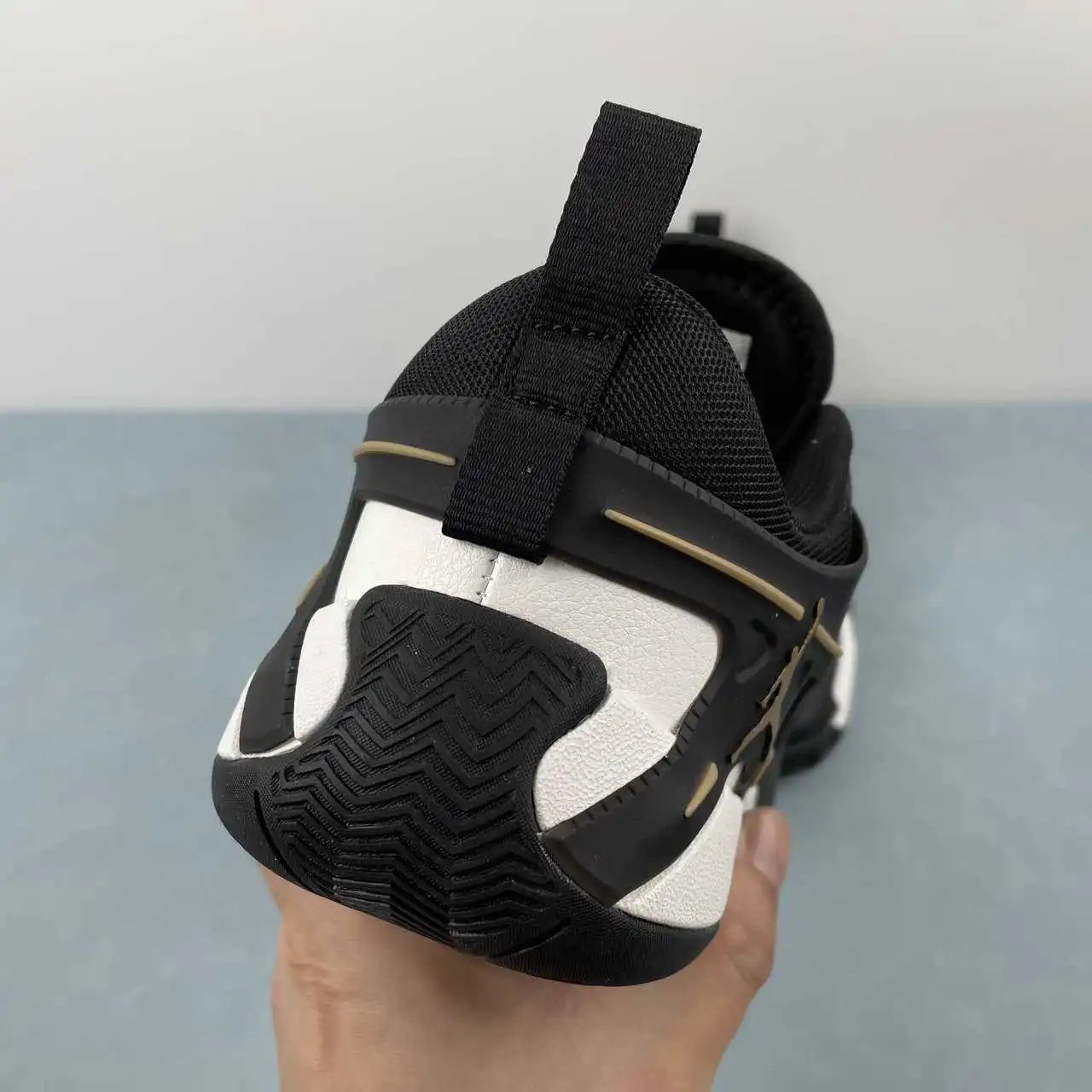 Jordan Flight Court FQ3858-007 8