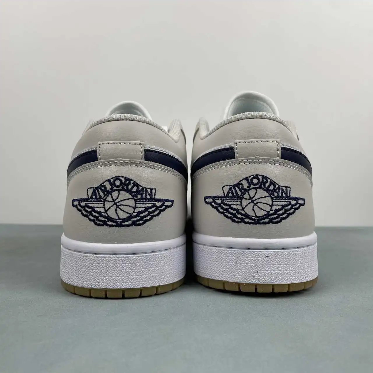 Air Jordan 1 Low 553558-146 thumbnail 4