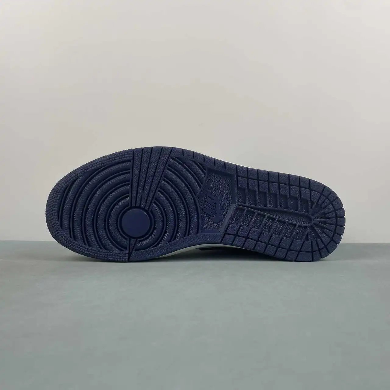 Air Jordan 1 Low IH0648-141 11