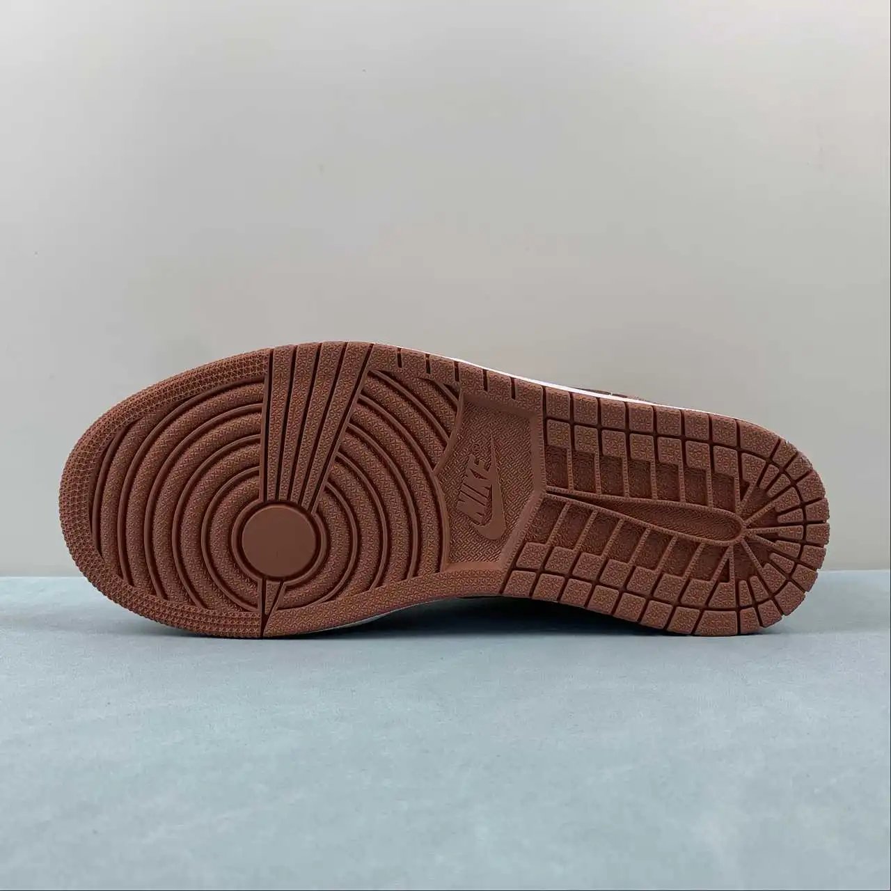 Air Jordan 1 Low DC0774-080 11