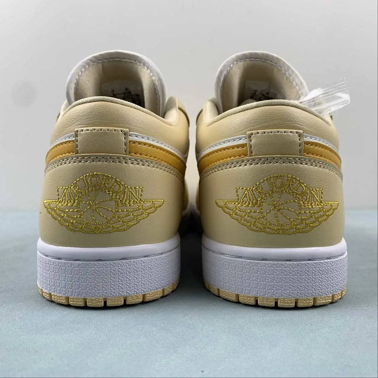 Air Jordan 1 Low DC0774-170 thumbnail 4