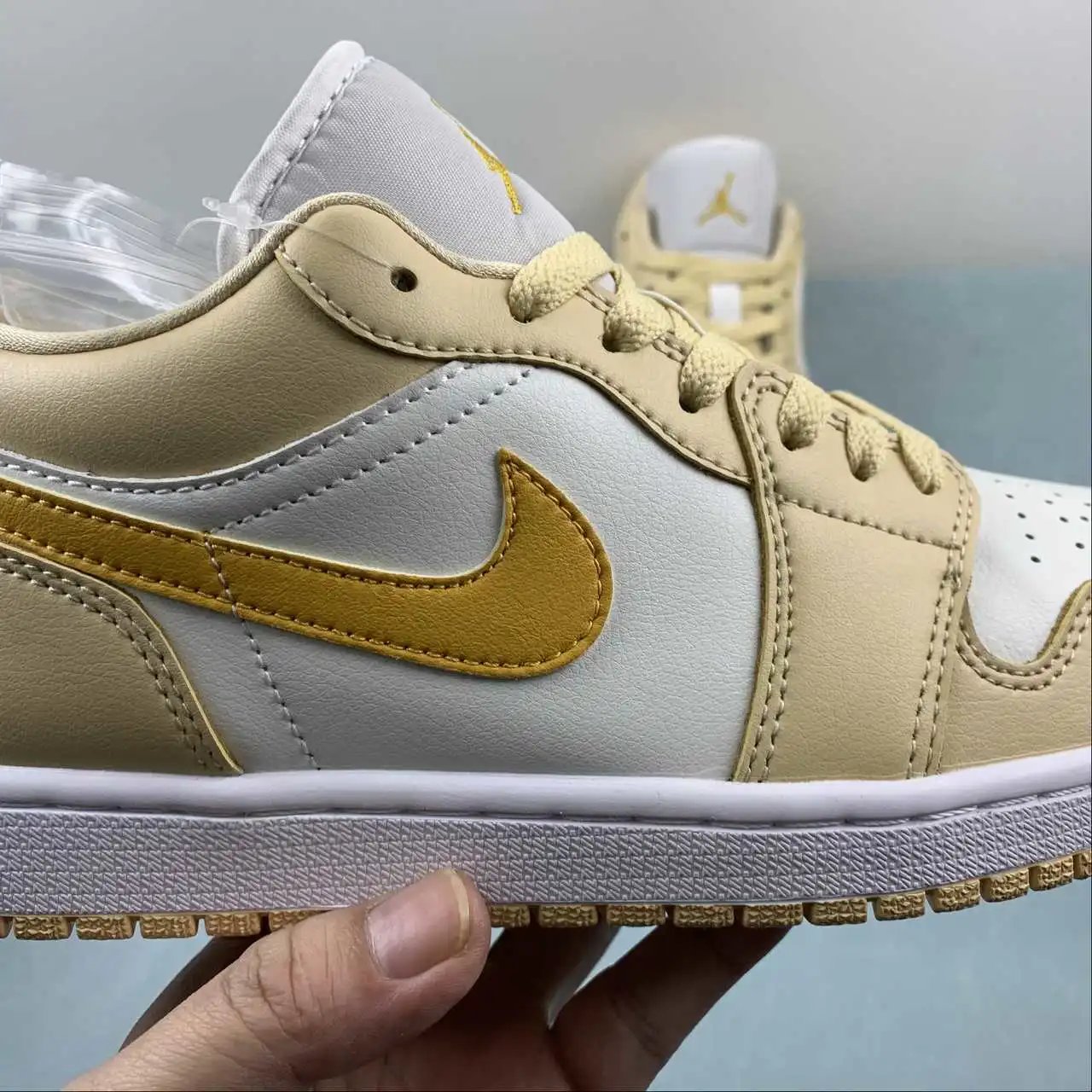 Air Jordan 1 Low DC0774-170 9