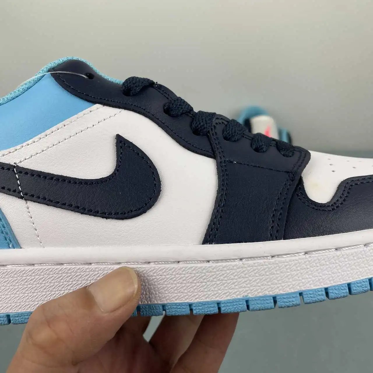 Air Jordan 1 Low 553558-149 9
