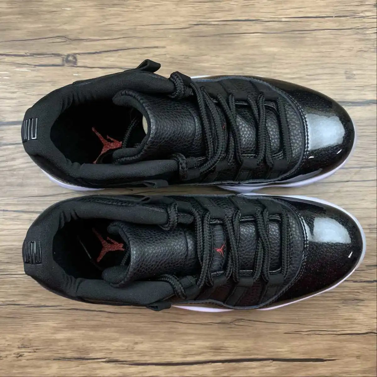 Air Jordan 11 AV2187-001 thumbnail 4
