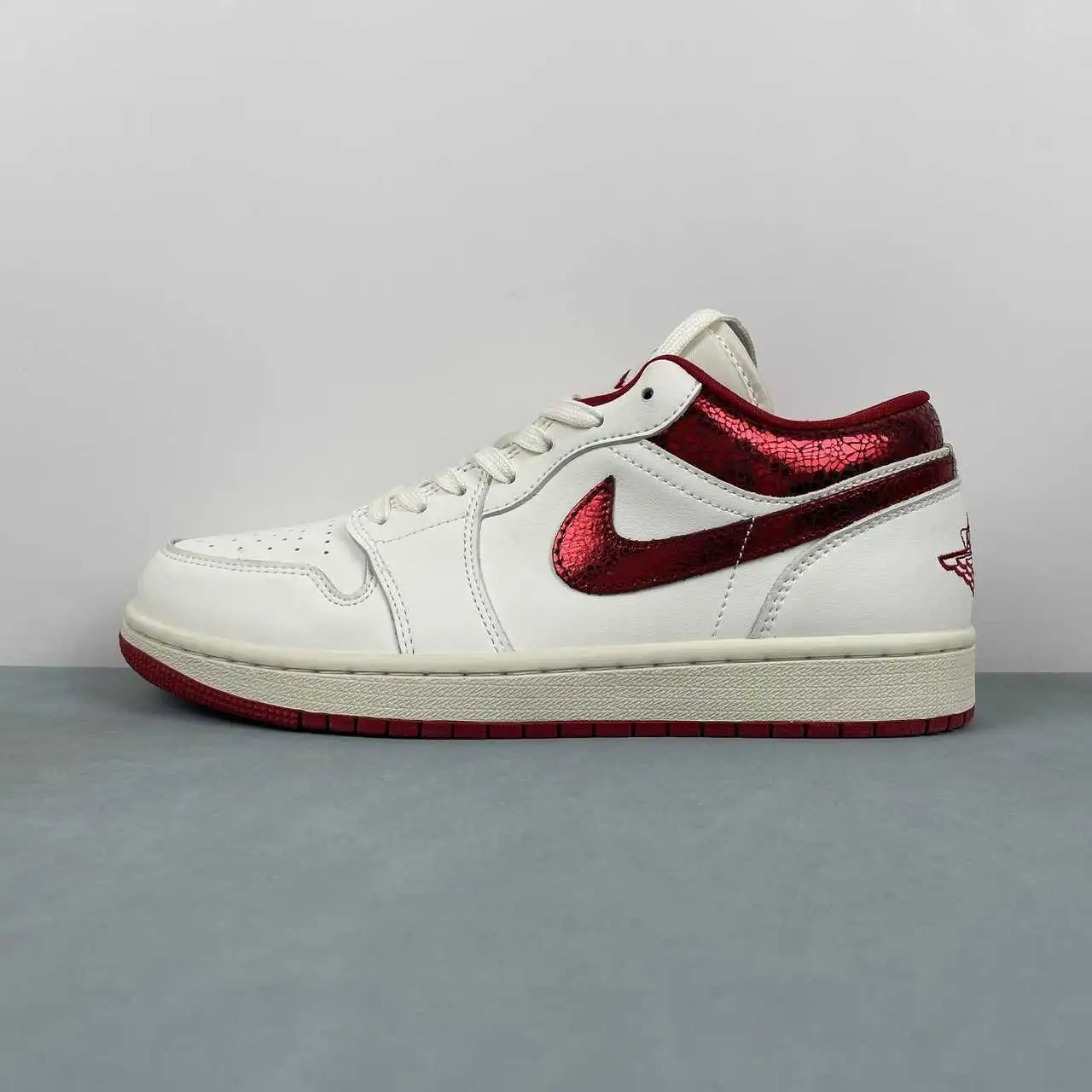 Air Jordan 1 Low HJ9338-106 5