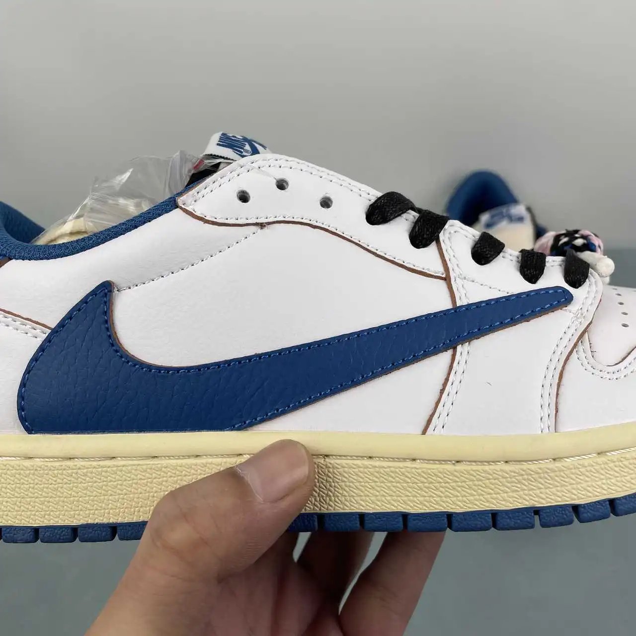 Air Jordan 1 Low DM7866-104 9