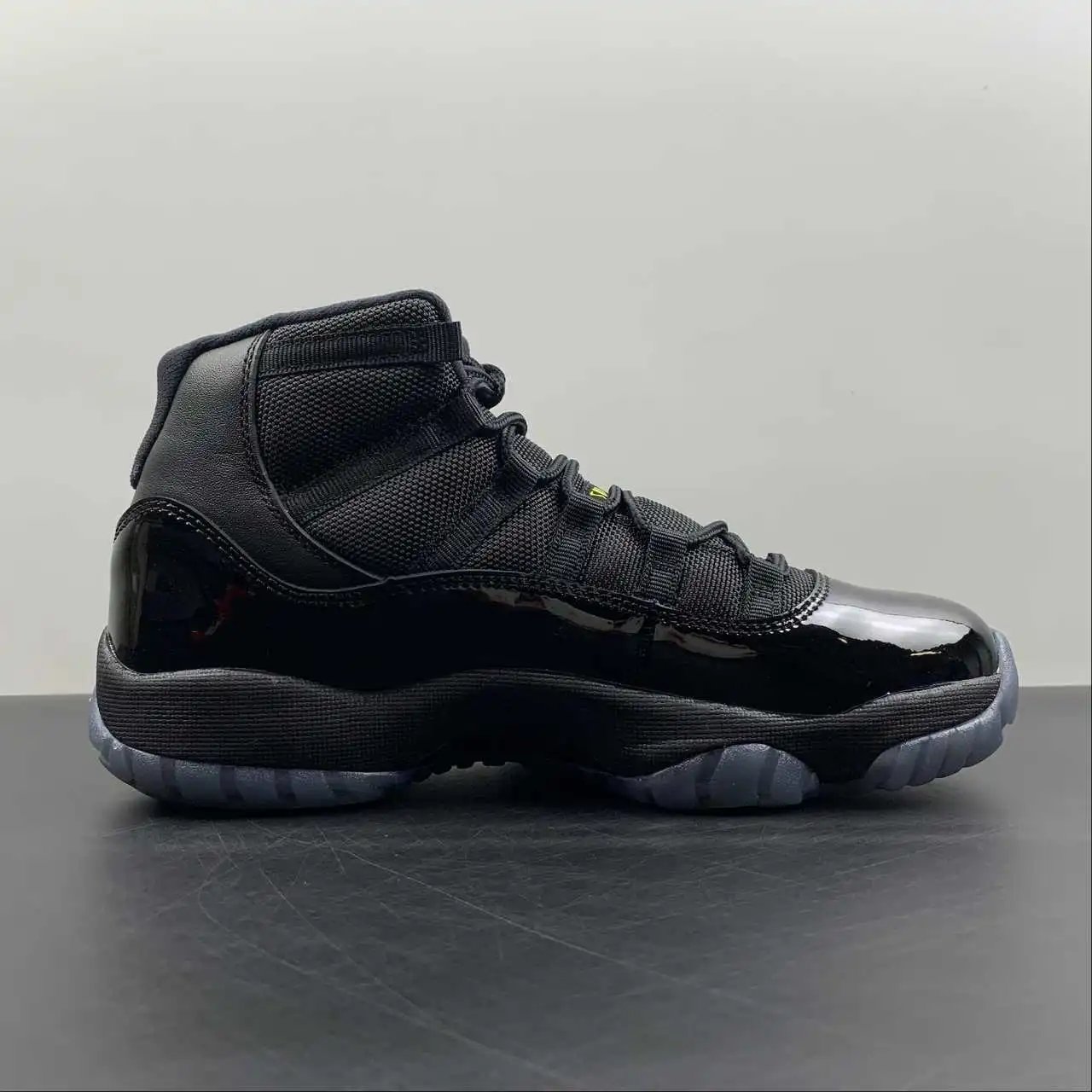 Air Jordan 11 378038-006 5