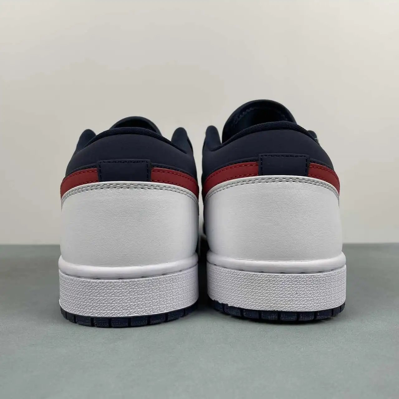 Air Jordan 1 Low CZ8454-400 thumbnail 4