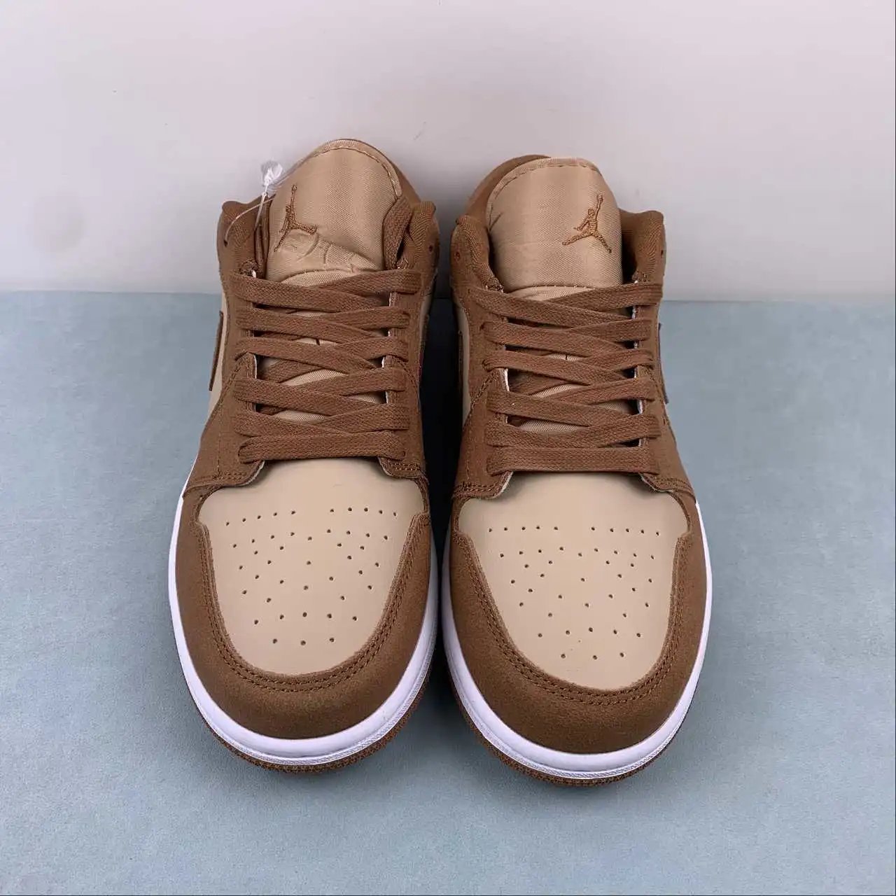 Air Jordan 1 Low FJ3453-200 thumbnail 3