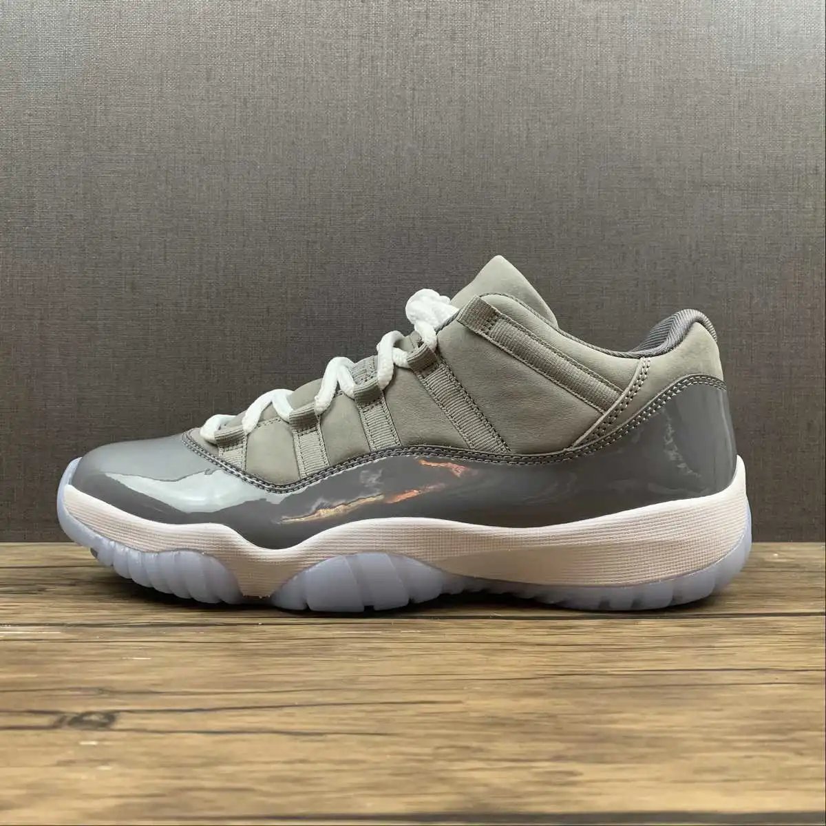 Air Jordan 11 528895-003 6