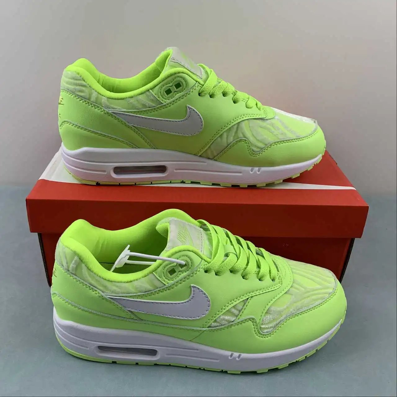 Nike Air Max1 FN6832-702