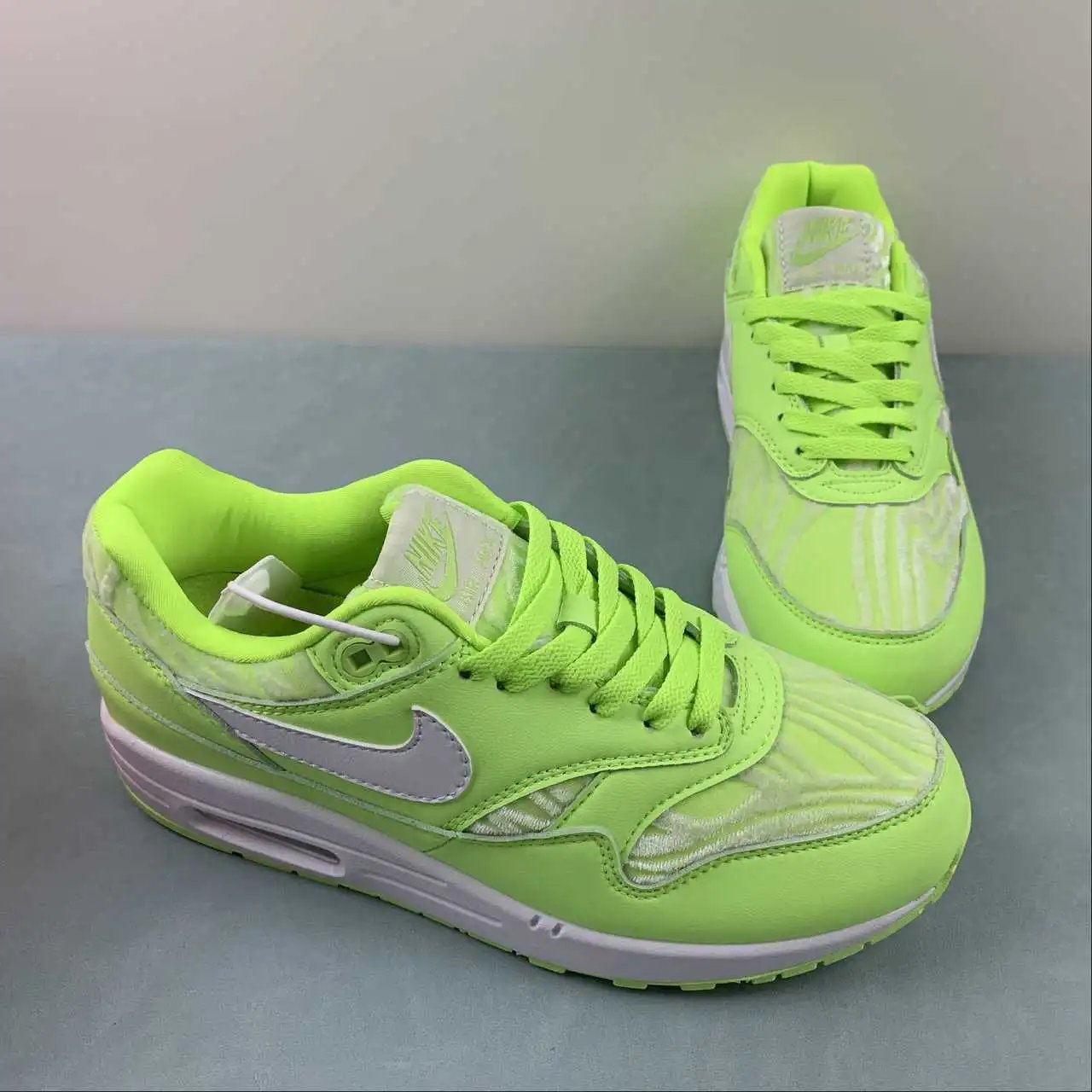 Nike Air Max1 FN6832-702 thumbnail 2