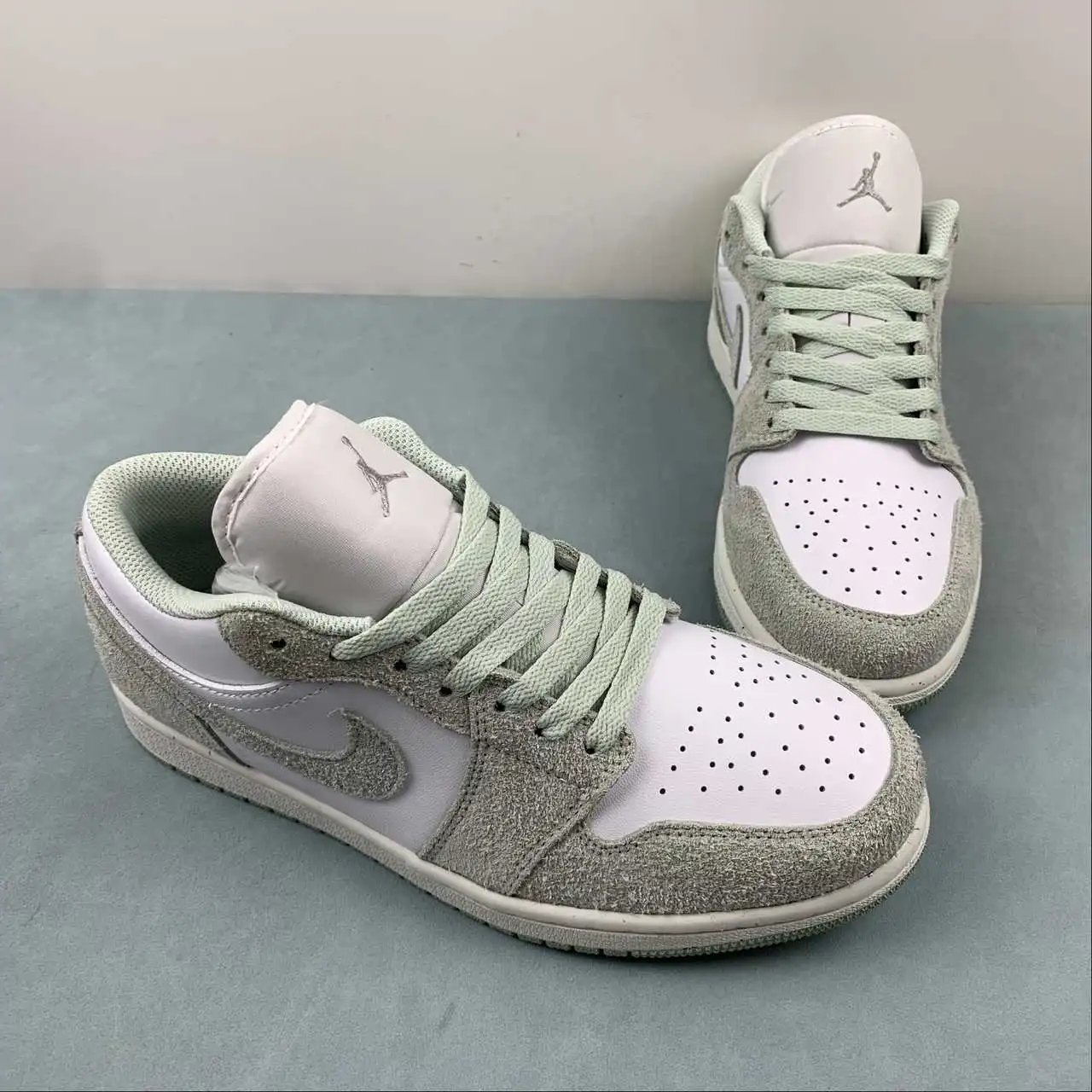 Air Jordan 1 Low FN5214-131 thumbnail 2