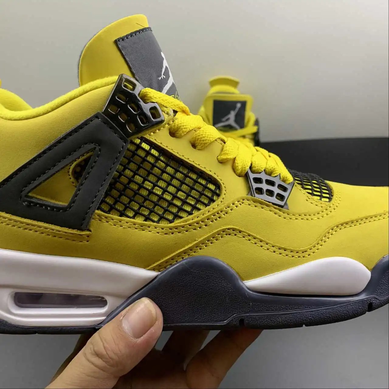 Air Jordan 4 CT8527-700 9