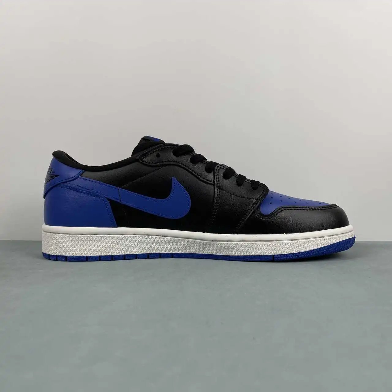 Air Jordan 1 Low IB1981-004 6