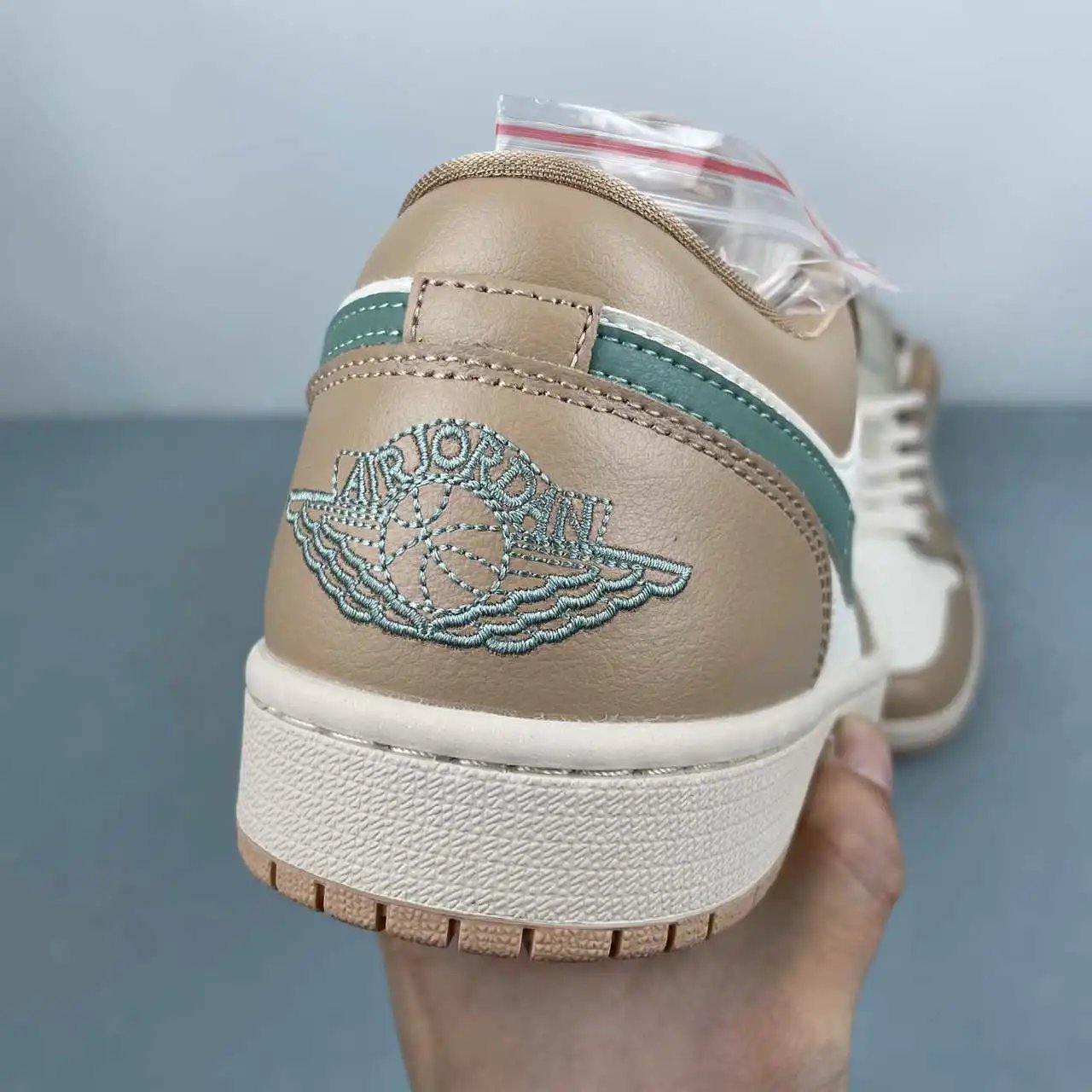 Air Jordan 1 Low DC0774-130 8