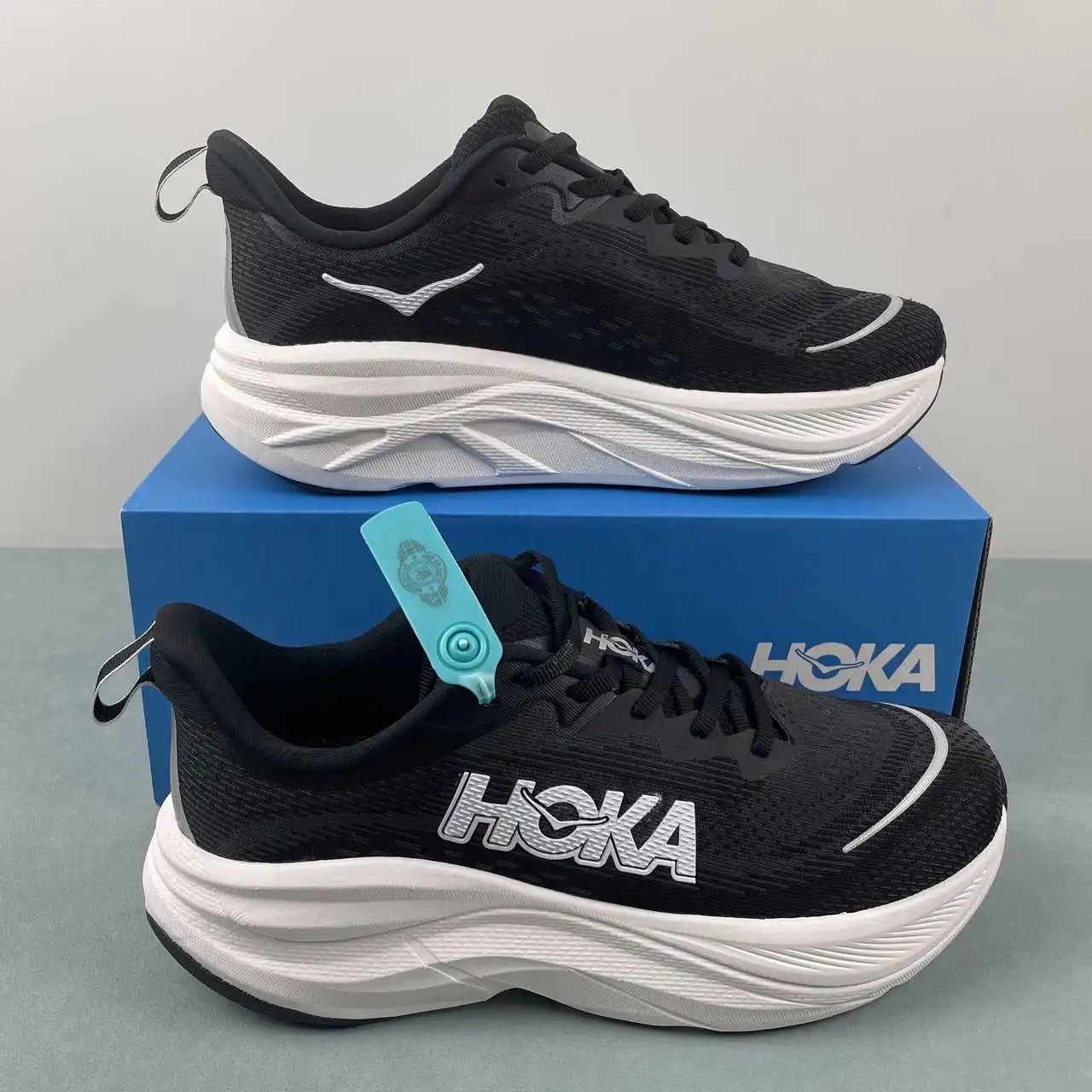 HOKA SKYFLOW 1155111-BWHT