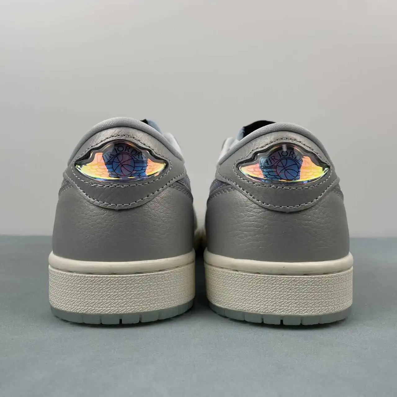 Air Jordan 1 Low HF3144-100 thumbnail 4