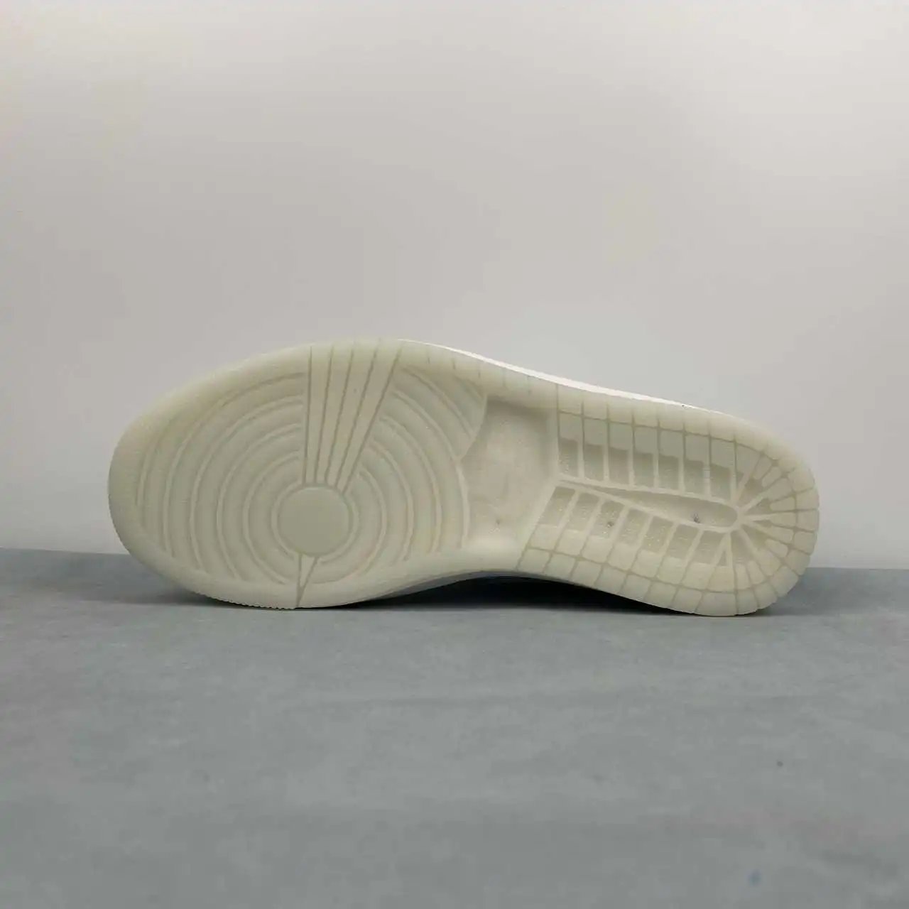 Air Jordan 1 Low HJ5999-400 11