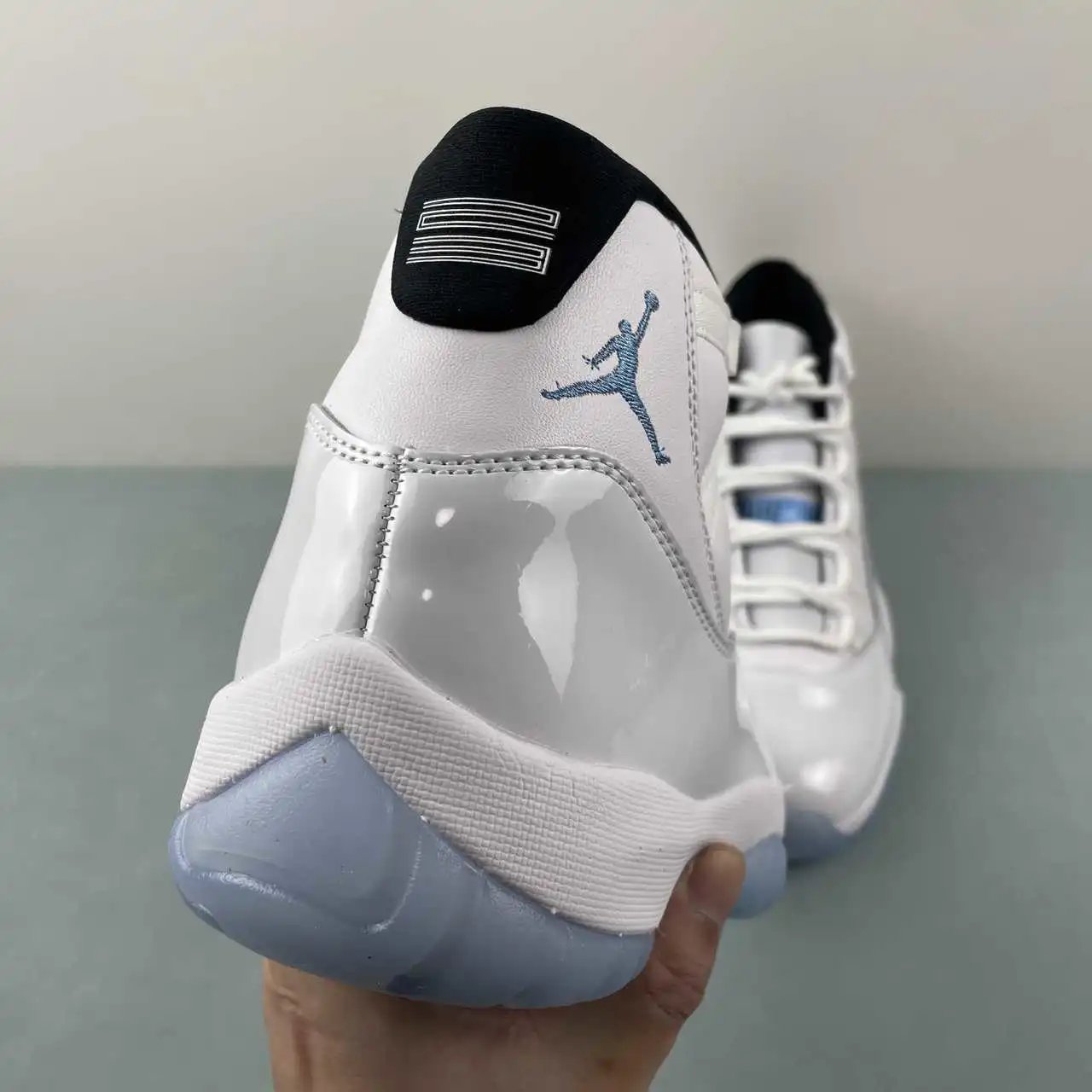 Air Jordan 11 CT8012-104 11