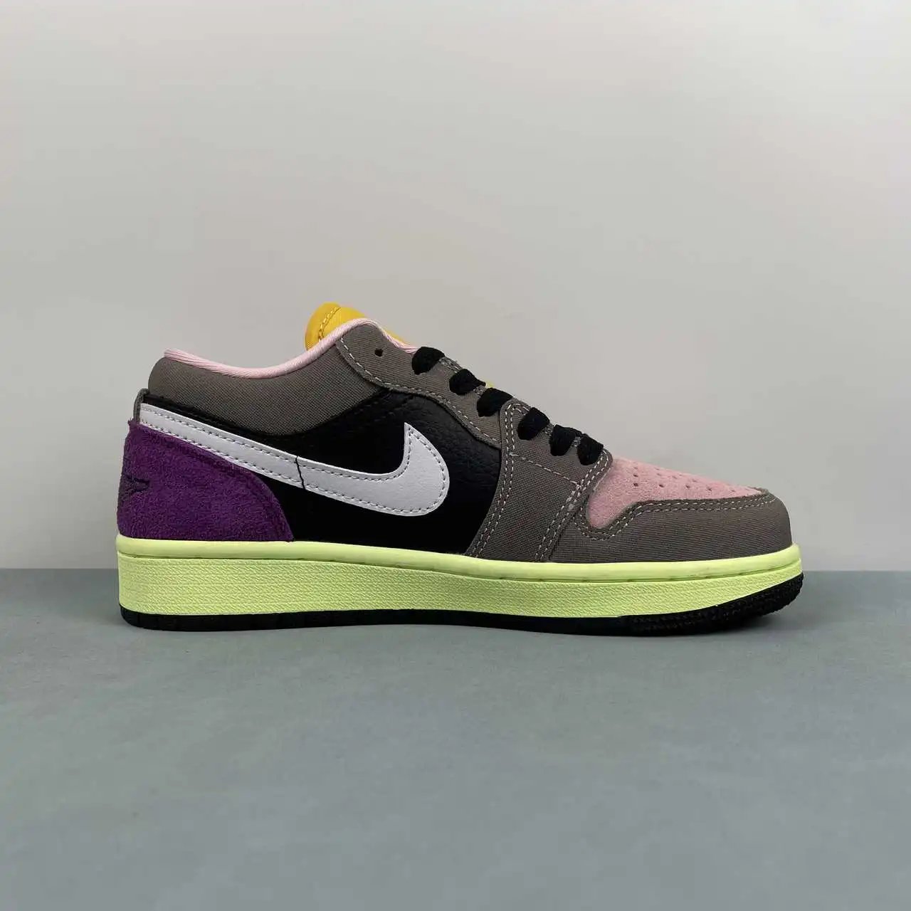 Air Jordan 1 Low HQ2010-005 6