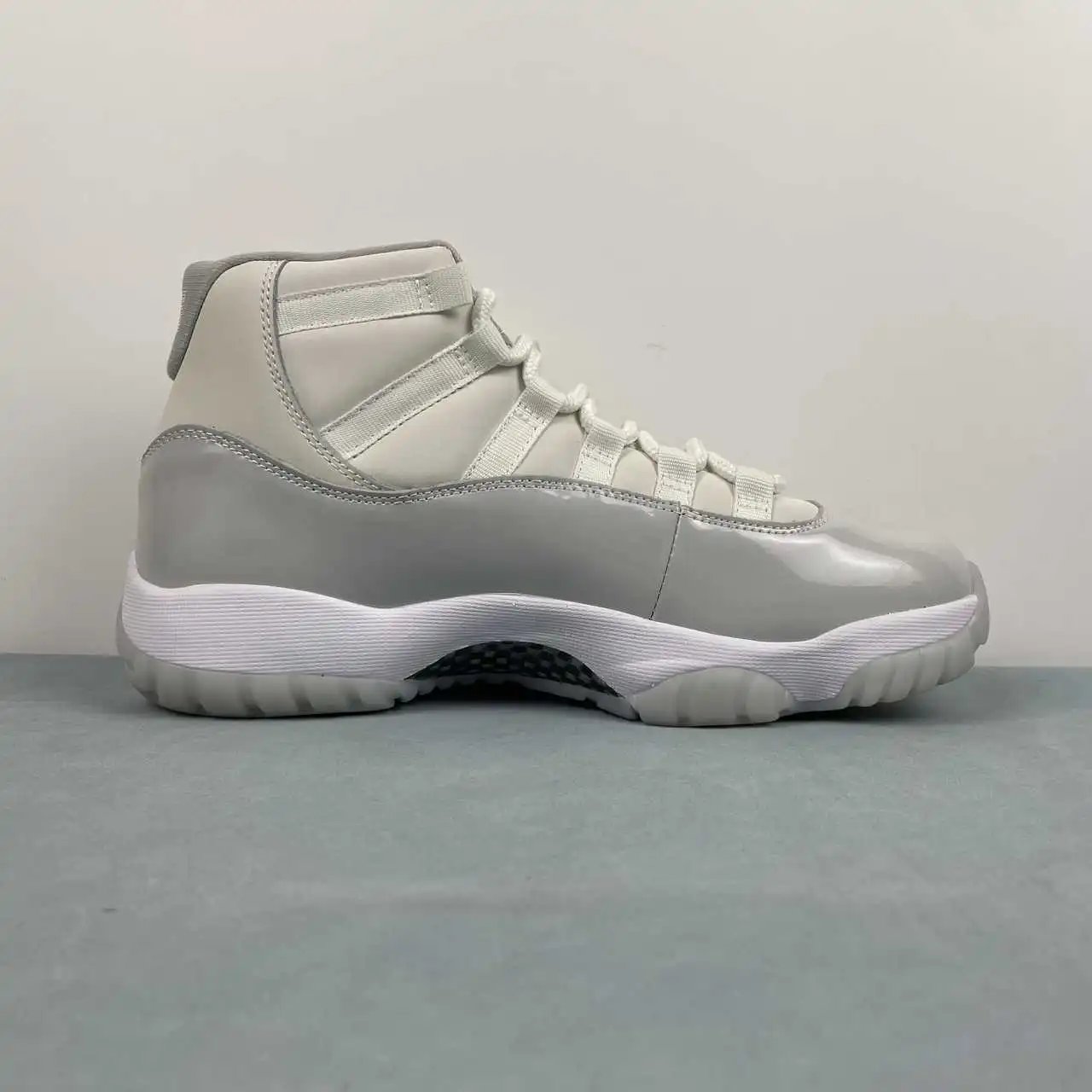 Air Jordan 11 AR0715-110 5