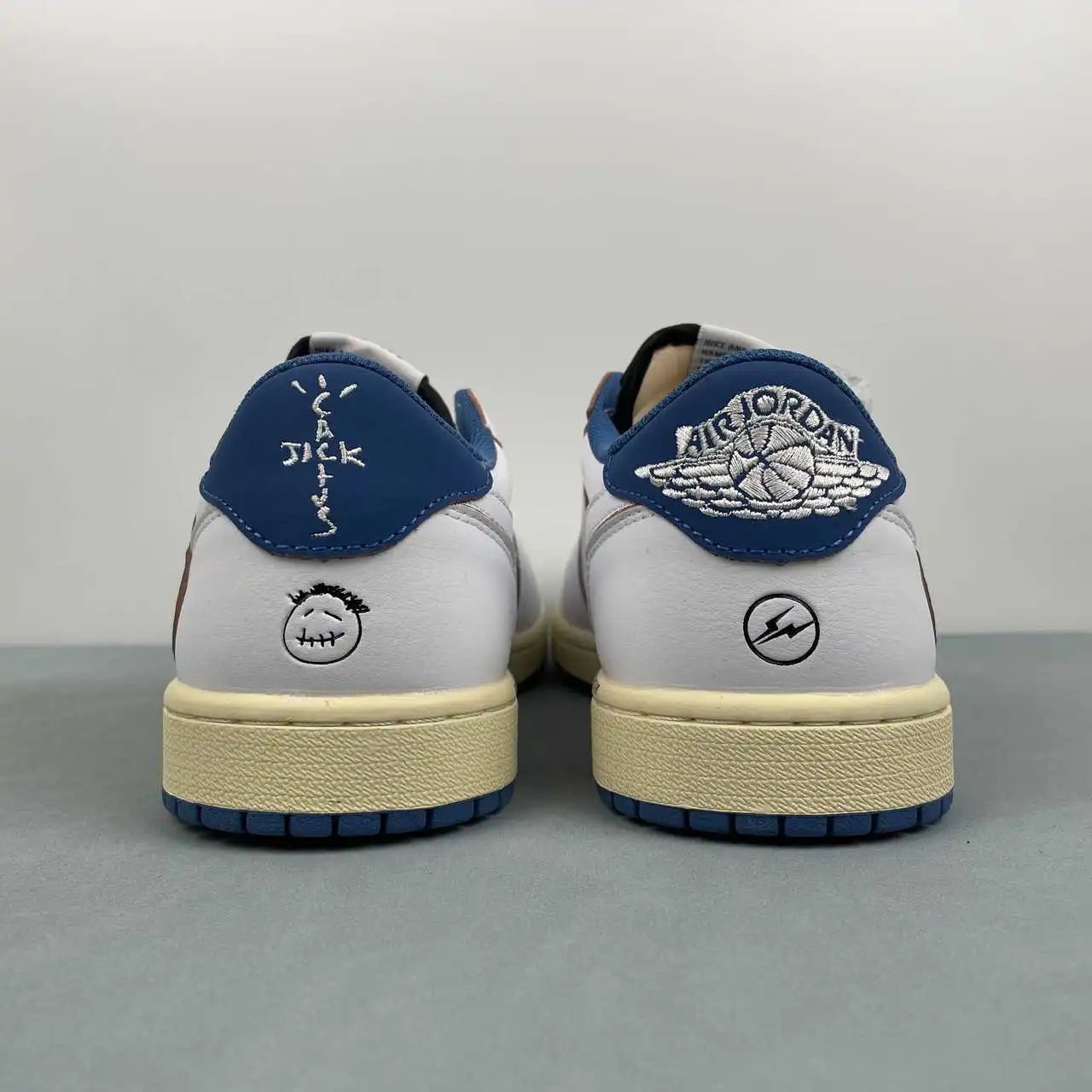 Air Jordan 1 Low DM7866-104 thumbnail 4