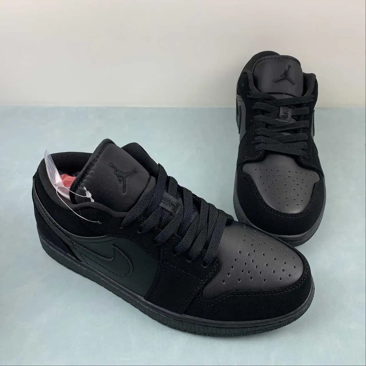 Air Jordan 1 Low 553558-025 thumbnail 2
