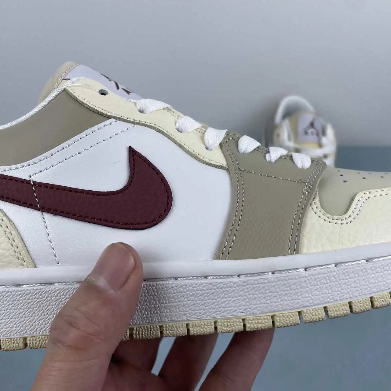 Air Jordan 1 Low HV6530-100 9