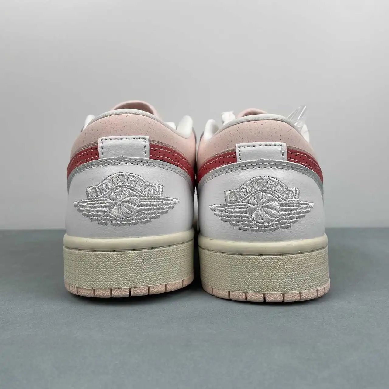 Air Jordan 1 Low IB8156-133 thumbnail 4