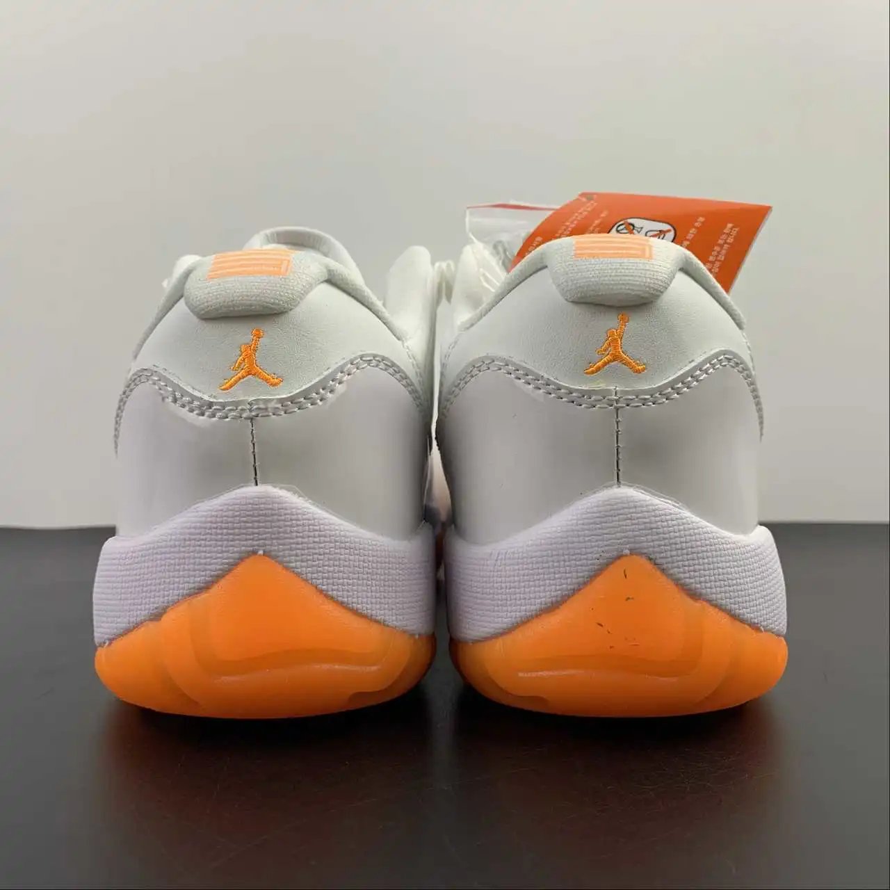 Air Jordan 11 AH7860-139 thumbnail 4