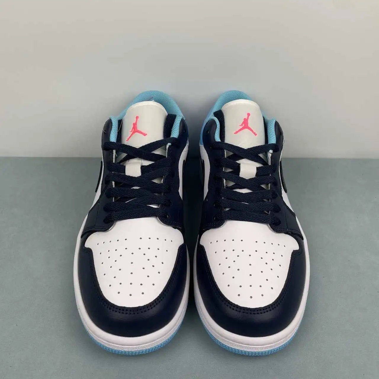 Air Jordan 1 Low 553558-149 thumbnail 3