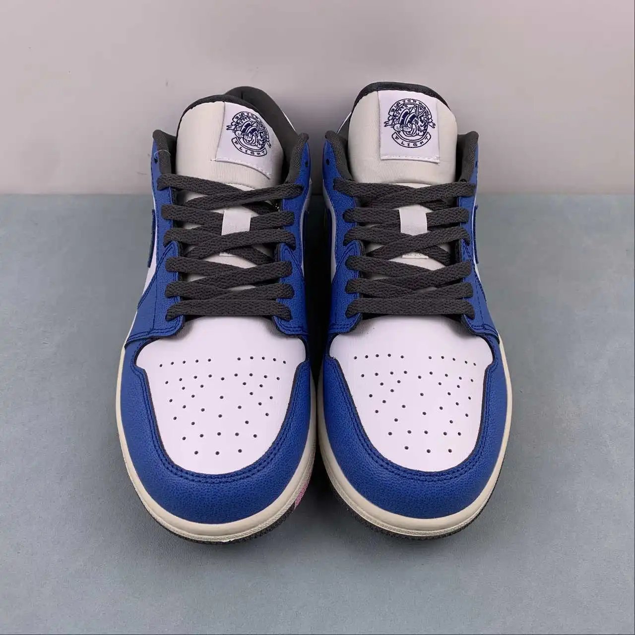 Air Jordan 1 Low FV8439-104 thumbnail 3