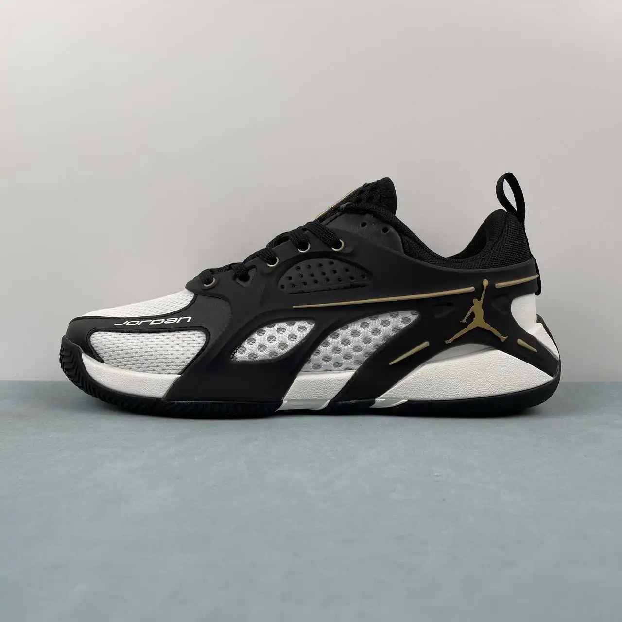 Jordan Flight Court FQ3858-007 5