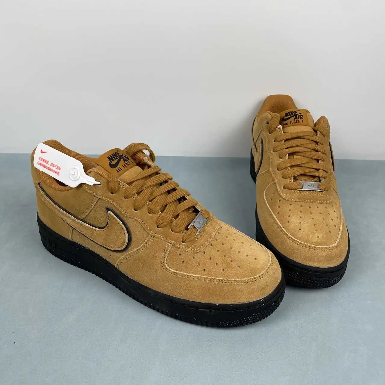 Nike Air Force 1 HQ1966-700 thumbnail 2