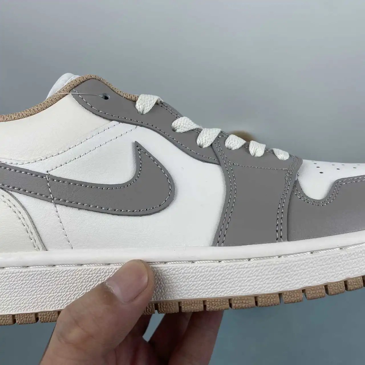 Air Jordan 1 Low 553558-169 9