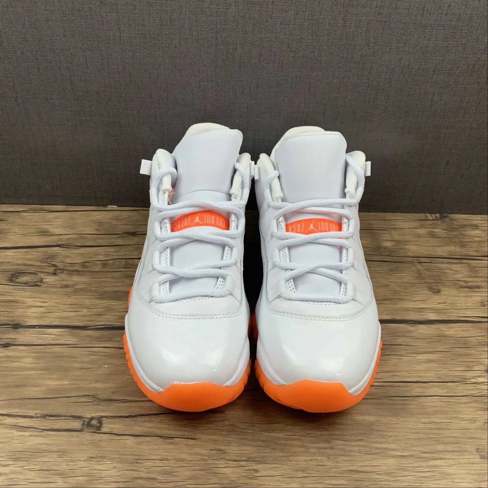 Air Jordan 11 AH7860-139 thumbnail 3