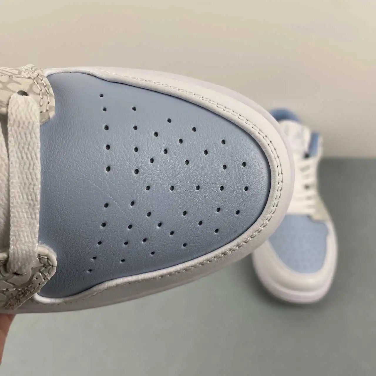 Air Jordan 1 Low IB7692-400 10
