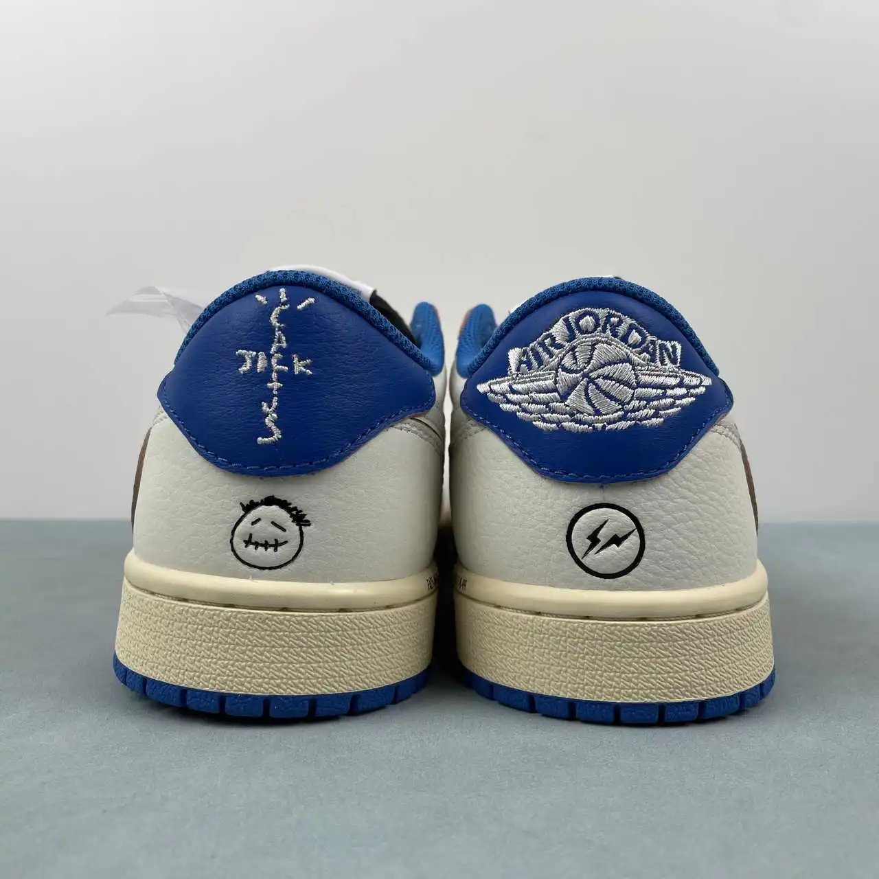 Air Jordan 1 Low DM7866-104 thumbnail 4
