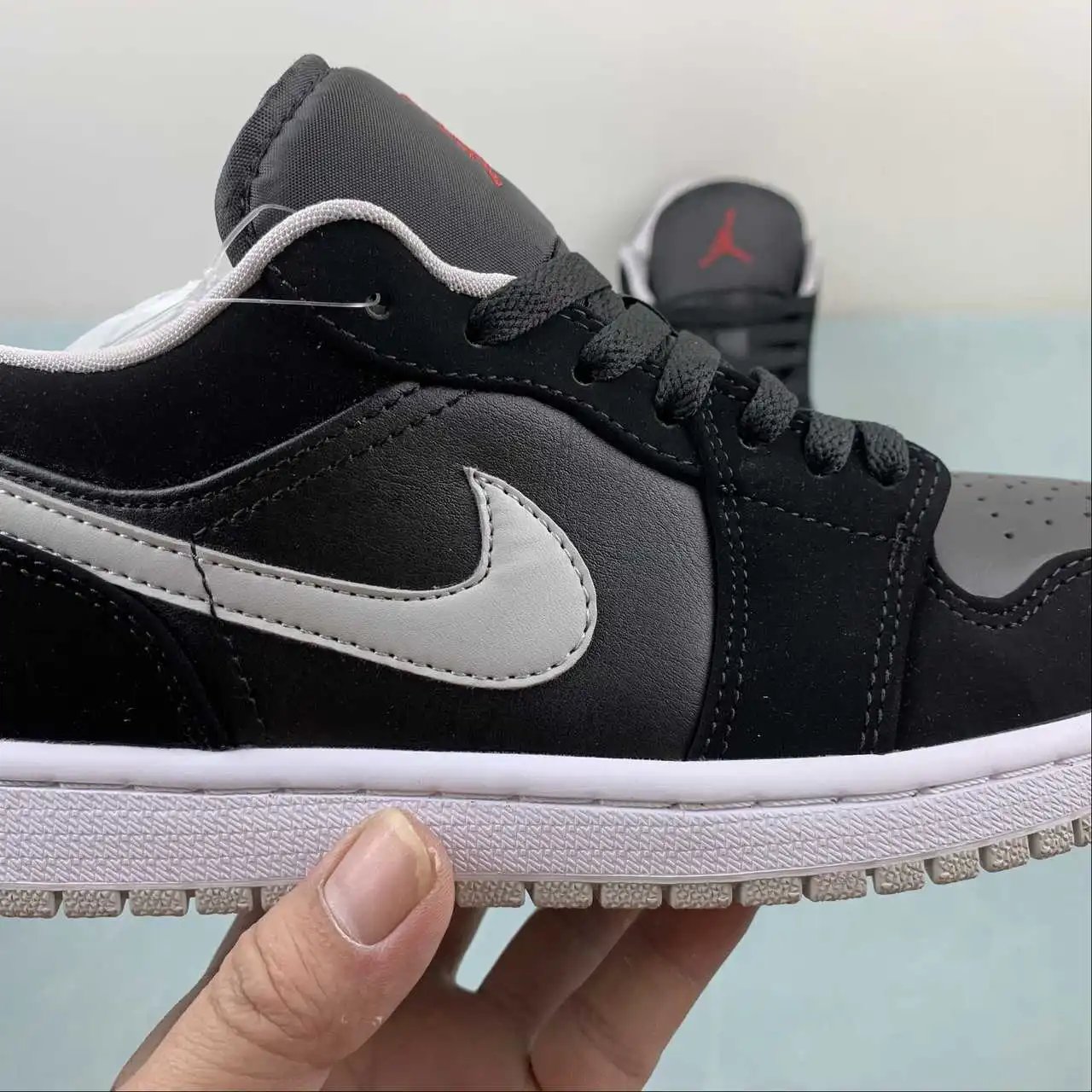 Air Jordan 1 Low 553558-032 9