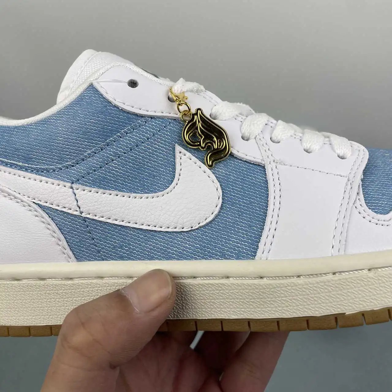 Air Jordan 1 Low HQ2004-400 9