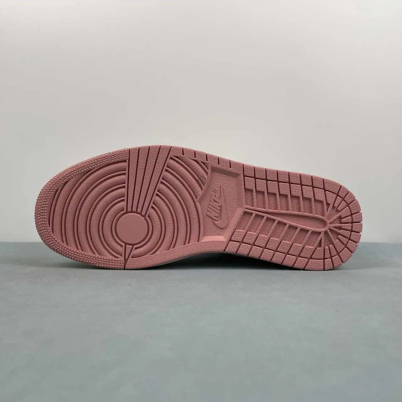 Air Jordan 1 Low IH0823-611 11