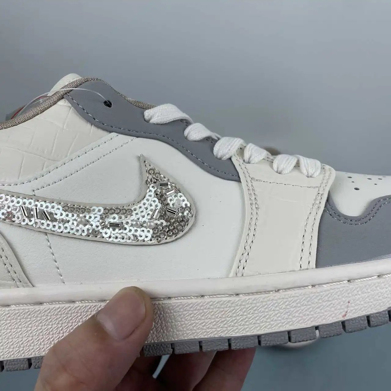 Air Jordan 1 Low IH7323-100 9