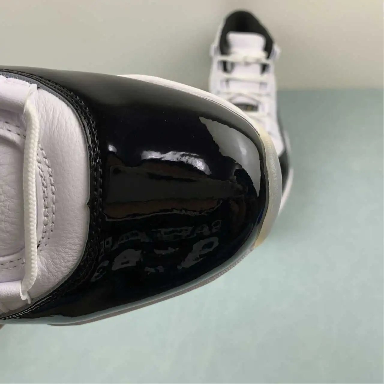 Air Jordan 11 CT8012-170 7