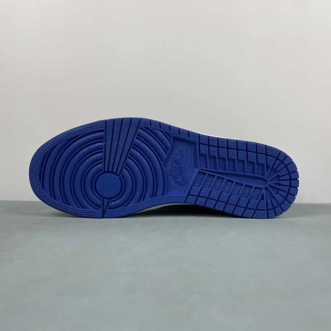 Air Jordan 1 Low IB1981-004 11
